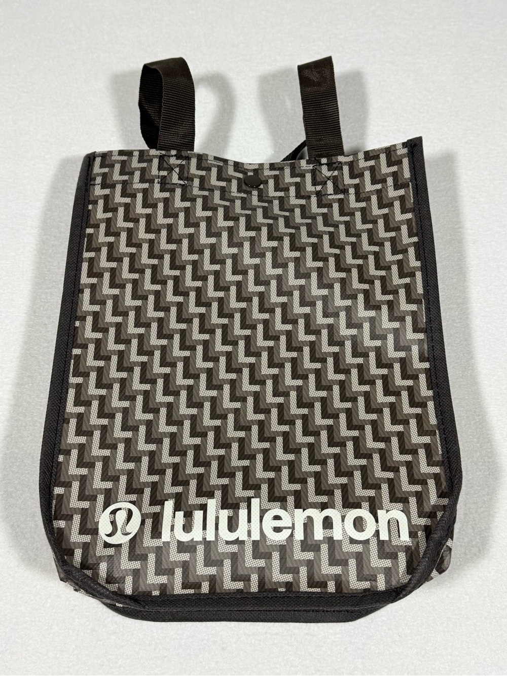 Lululemon Holiday 2025 Exclusive Logo Reusable Shopping Bag Tote Brown Geo - Picture 2 of 4